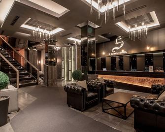 S Hadyai Hotel - Hat Yai - Front desk