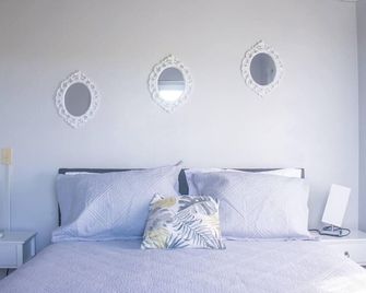 Apt 2 Stylish 2 bed Cosy and Comfortable - Potters Village - Bedroom