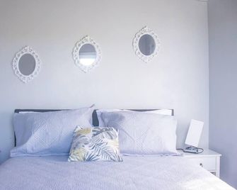 Apt 2 Stylish 2 bed Cosy and Comfortable - Potters Village - Bedroom