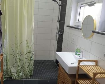 Neu! Ferienhaus Schwedt - Schwedt - Bathroom