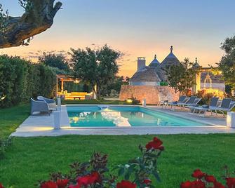 TD Trulli della Rosatella Typical Trulli with Pool - Castellana Grotte - Piscina