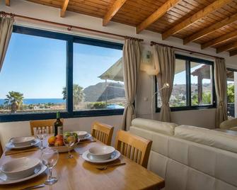 Villa Pebble - Pefki - Dining room