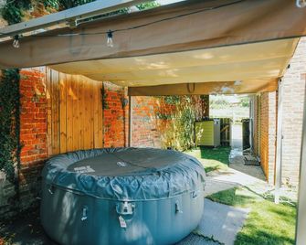 Cliveden Stud Cottage w/HotTub near Cliveden Trust on Ex-Racing Horse Grounds - Maidenhead