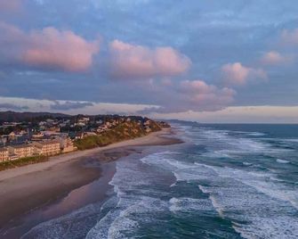 Ground Floor Queen Studio - Ocean View - Pool and Hot Tub - Lincoln City - Beach