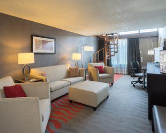 Holiday Inn Harrisburg (Hershey Area) I-81 By IHG - Grantville - Living room