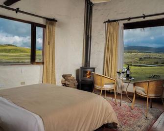 Hotel Tambopaxi - Machachi - Bedroom