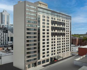 Residence Inn by Marriott New York Queens - Queens - Building