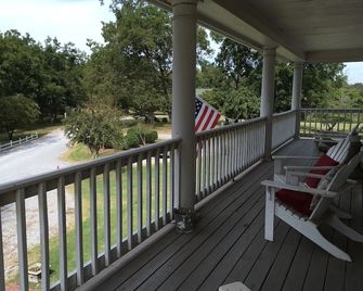 Bonne Terre Inn - Nesbit - Balkon