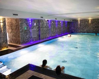 Biskey Howe Central - FREE off-site Health Club access with Pool, Sauna, Steam Room & Gym - Bowness-on-Windermere - Pool