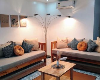 The Coral Beach Club - Binubusan - Sala