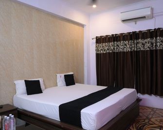 Mansarover Hotel & Banquets - Bareilly