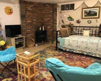 A Touch of Key West - Shrewsbury - Wohnzimmer