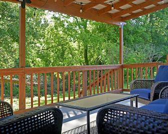 Rare Find Downtown Florence 2 Br - Florence - Balcony