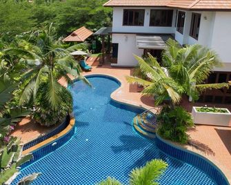 Oasis Garden & Pool Villa At Vip Resort - Ban Phe - Pool