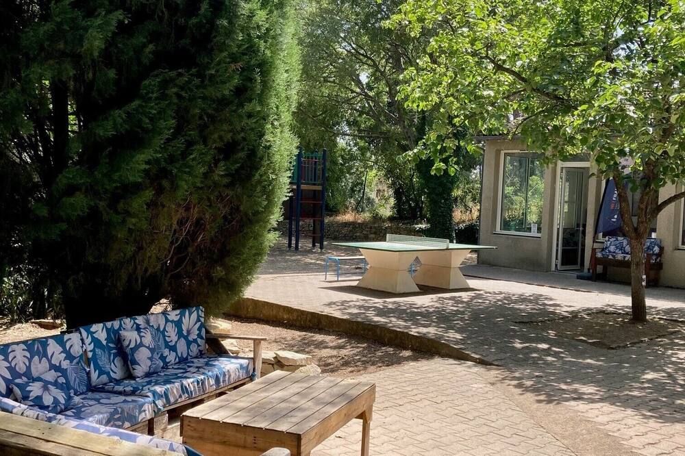 Auberge de Jeunesse HI Nîmes - Nîmes - Patio