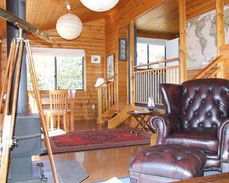 브루니 아일랜드 이스케이프 & 호텔 브루니 - 루나와나 - 거실