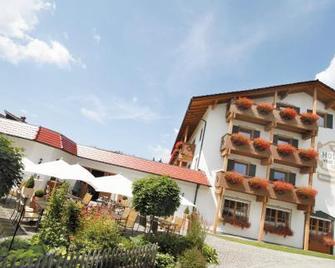 Hotel Neue Post - Bodenmais - Gebäude