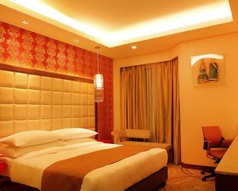 The Metropolitan Hotel and Spa New Delhi - New Delhi - Bedroom