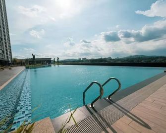 Netizen Cozy Suite by Guestonic - Kuala Lumpur - Pool