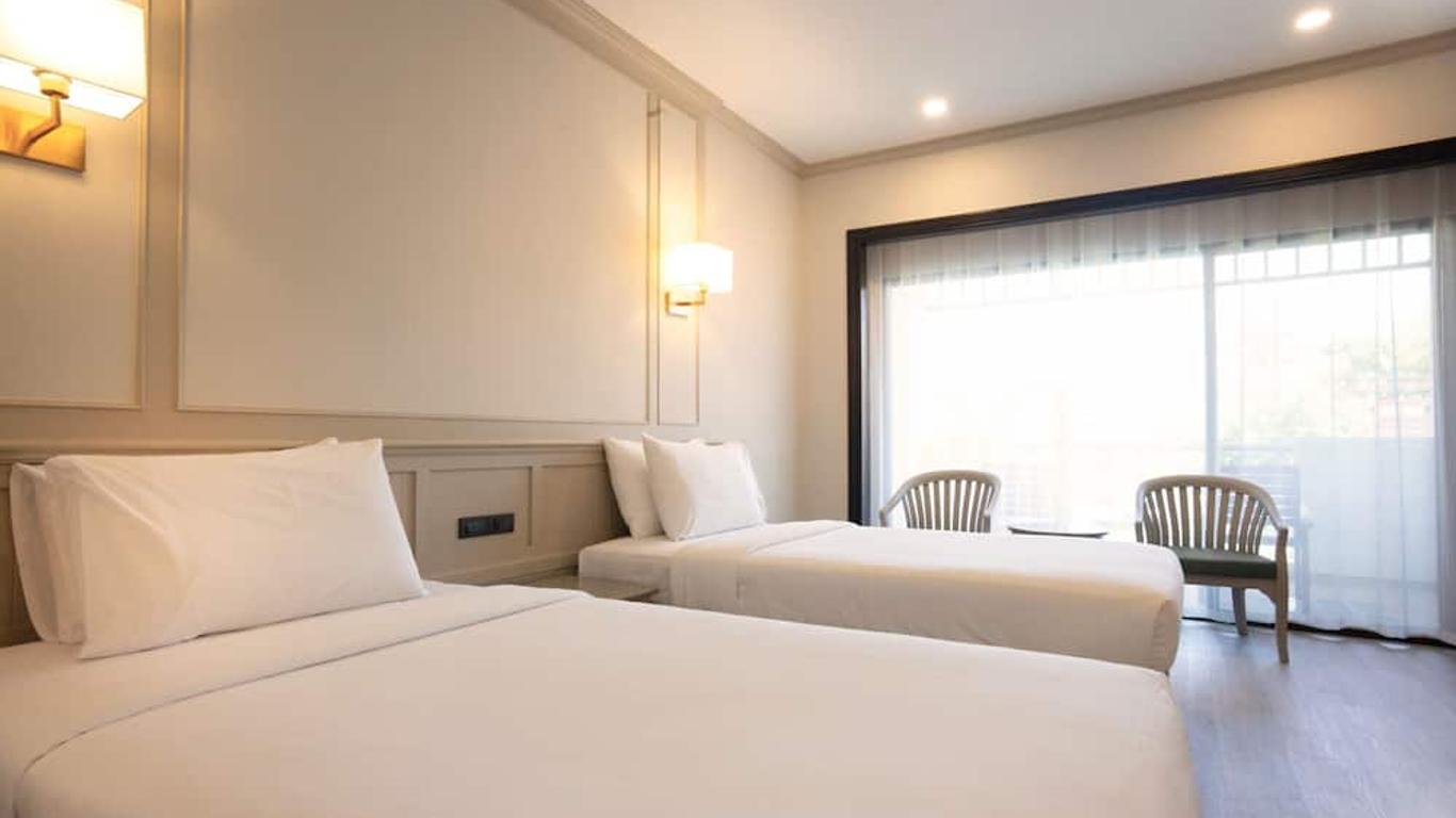 Pinnacle Grand Jomtien Resort and Beach Club