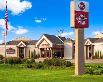 Best Western PLUS York Hotel & Conference Center - York - Building