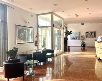 Hotel Riverside - Modena - Lobby