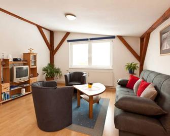 Ferienwohnung im Hof Objekt ID 12111-0 - Waren - Sala de estar