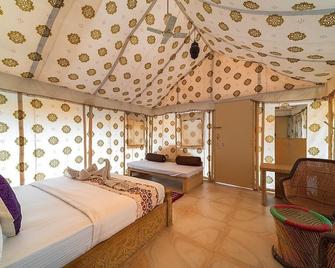 Rojani Resort - Jaisalmer - Bedroom