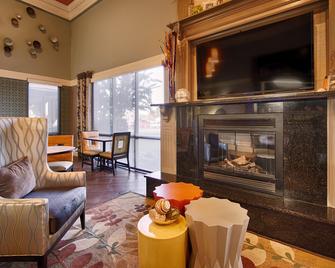 Best Western Executive Suites - Columbus - Living room