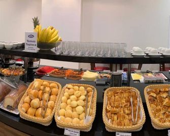 Hotel Tainá - Aeroporto Cuiabá - Cuiabá - Buffet