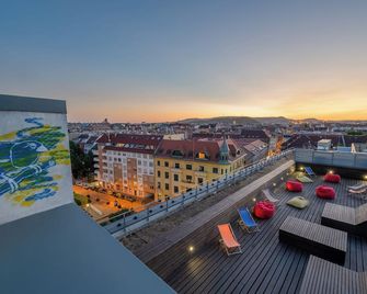 Dean's Home Budapest - בודפשט - מרפסת