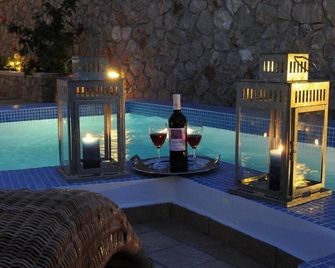 Villa Rose - Thera - Pool