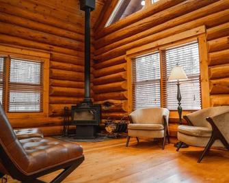 Glacier Hideaway - West Glacier Log Home - West Glacier - Sala de estar