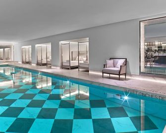 Baccarat Hotel and Residences New York - New York - Piscina