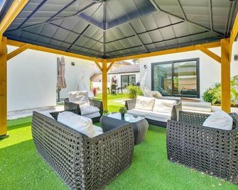 Luxury 4 bedroom villa - Huntington Beach