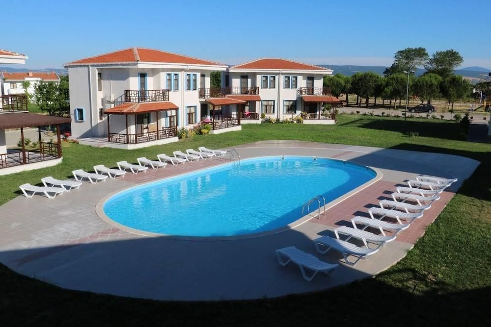 كالانورا أوتل