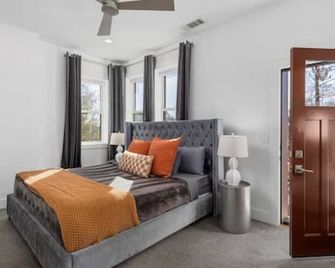 In the Heart of 12 South & Belmont, 3 miles to Downtown - Nashville - Bedroom