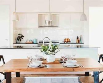 The Oaks Country Getaway - Canowindra - Dining room