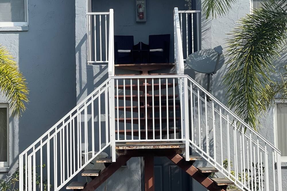 Spacious 1-Bedroom near Downtown Fort Myers - Fort Myers