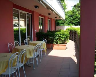 Hotel Il Guscio - Grado - Patio