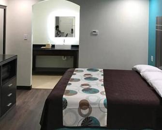 Comfort and Convenience! Near TGR Exotics Wildlife and Geronimo Adventure Park! - Spring - Schlafzimmer