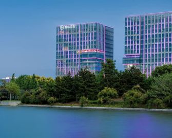 Qingdao Chenfeng Hotel - Qingdao - Building