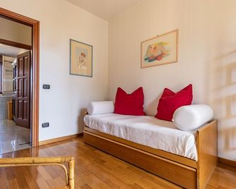 Suite Magenta - Affitti Brevi Italia - Modena - Living room