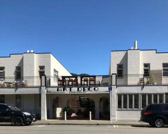 Art Deco No. 2 Apartment - Picton - Building