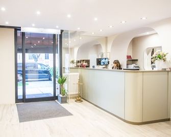 Hotel Europa - Módena - Recepción