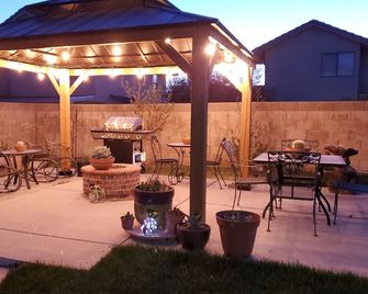 The Highlight of West Lancaster - 1-3 miles from the Fwy, Parks, and Restaurants - Lancaster - Patio