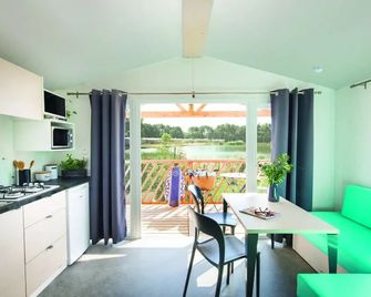 Paradis Des Dombes - Relevant - Comedor