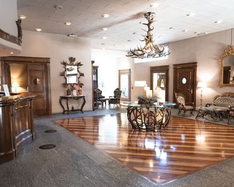 جراند هوتل رويال إيه جولف - كورمايور - ردهة