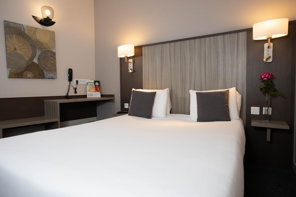 Hotel Continental - אנז'ה - חדר שינה