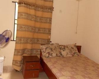 Spunky Guest House - Badagry - Bedroom